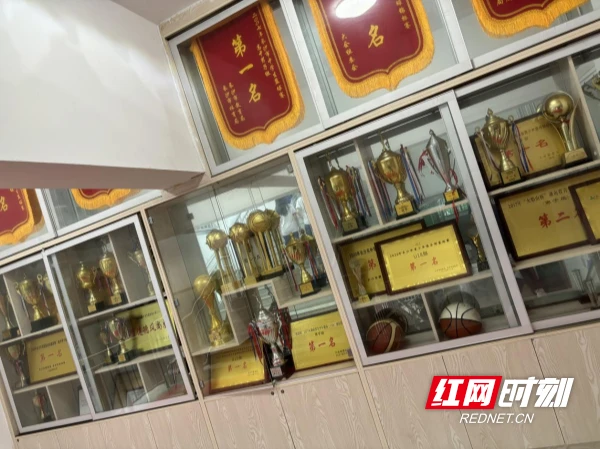 大学生球员如何应对季后赛压力_1